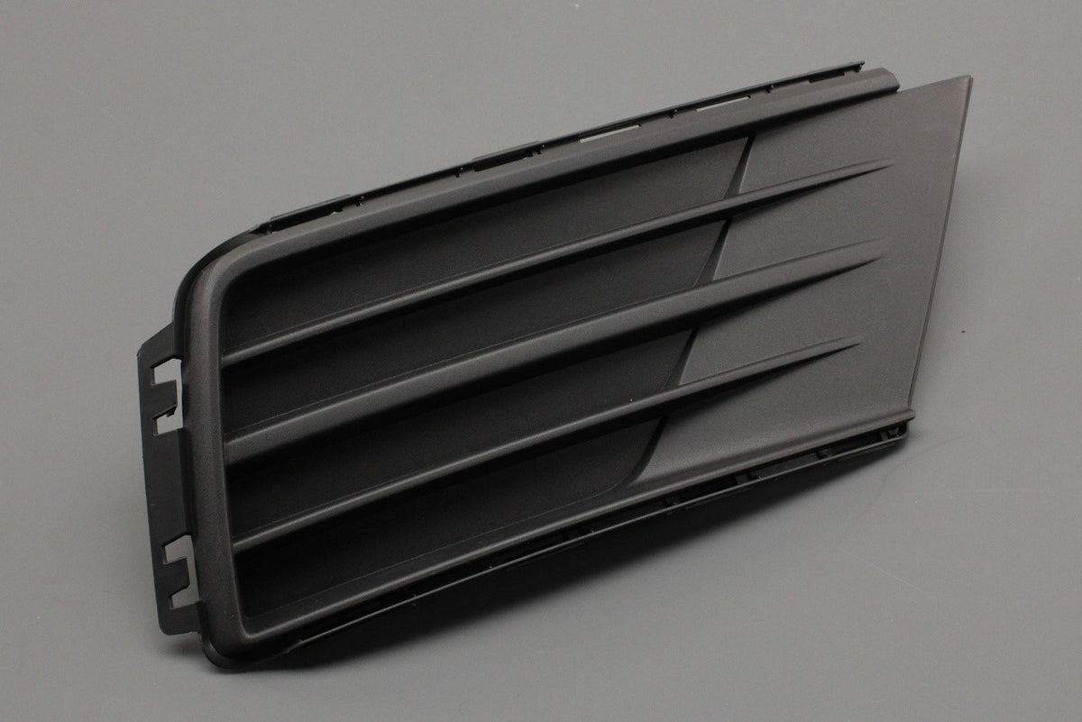 VW Caddy 2011-2020 front fog light grille (right) 2K5853666E 9B9, view 1