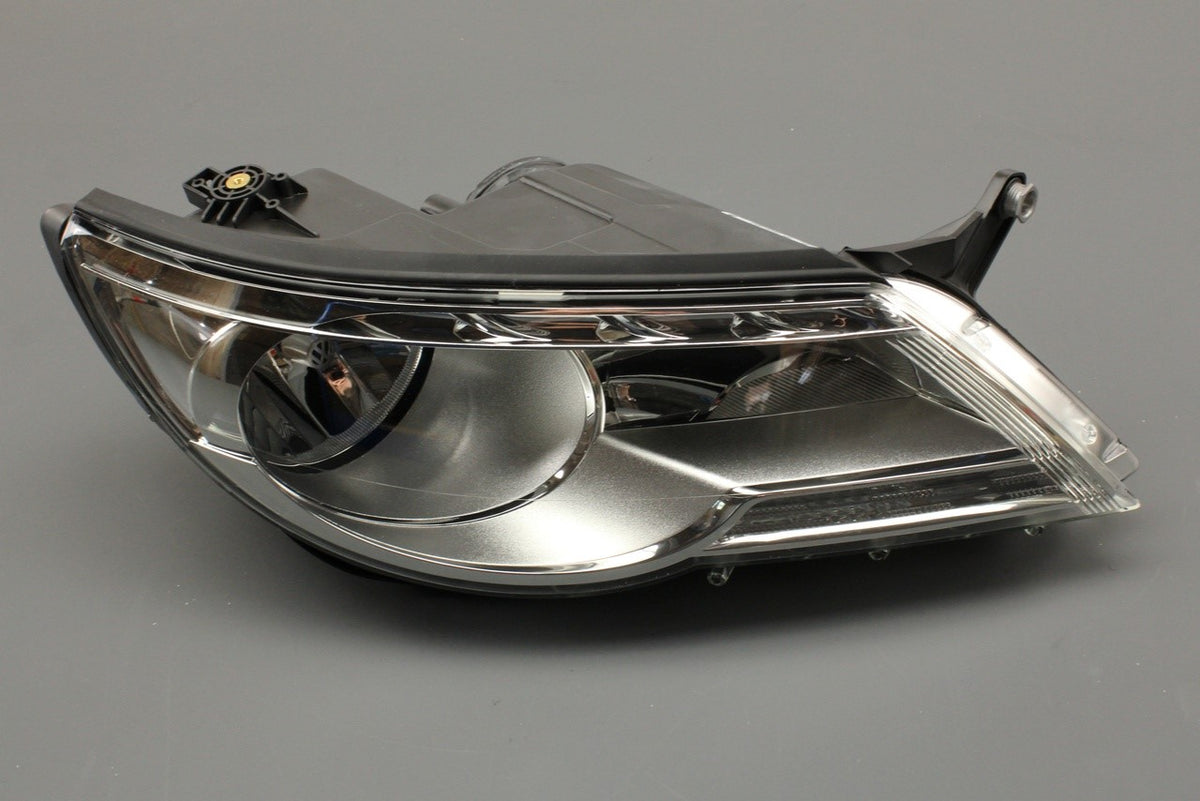 VW Tiguan 2008-2011 RHD halogen headlight (right) 5N2941032K, view 1