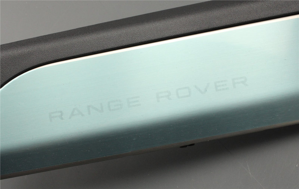Range Rover L460 2022-on front door sill trim (right) LR172915