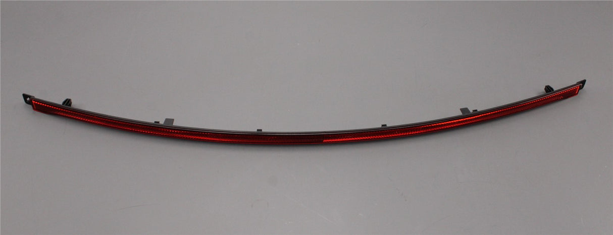 VW Tiguan R-Line 2020-24 rear bumper reflector (centre) 5NA945109