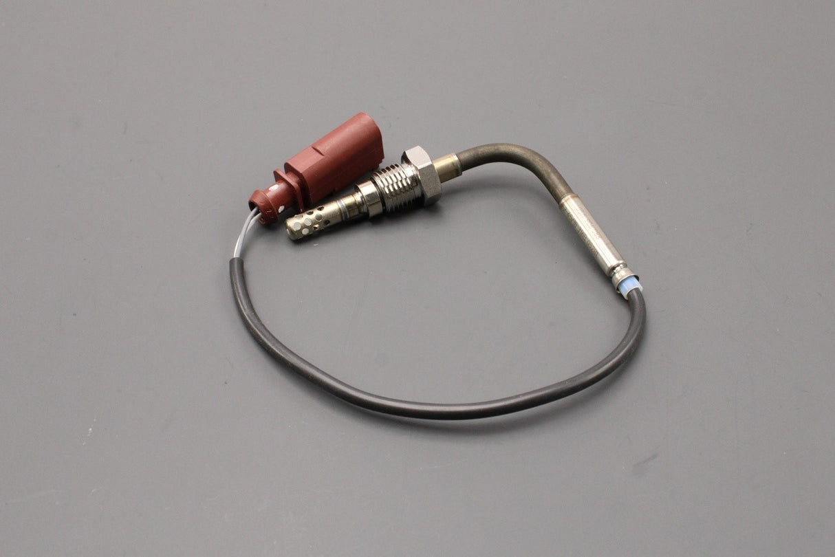 VW Touareg 11-18 4.2 V8 diesel exhaust gas temperature sensor 05A906088