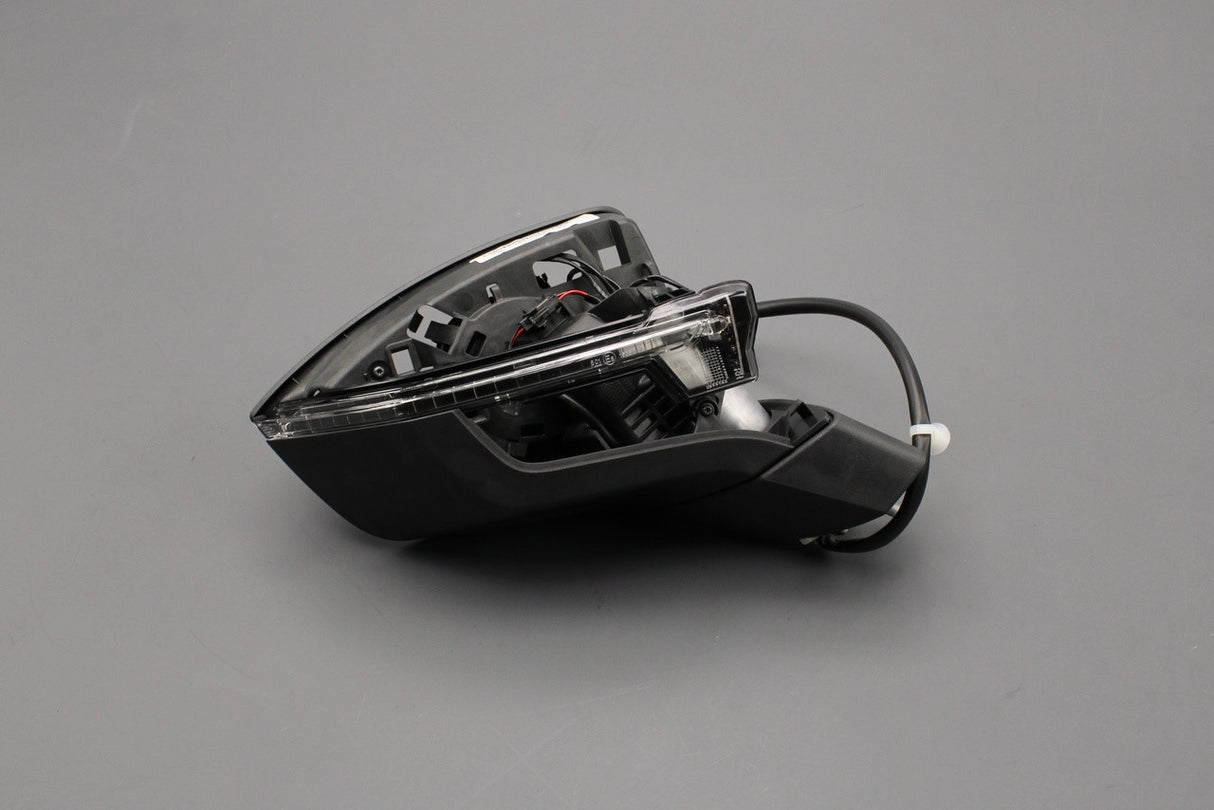 SEAT CUPRA Ateca 2016-on RHD wing mirror housing (right) 577857508AC 9B9