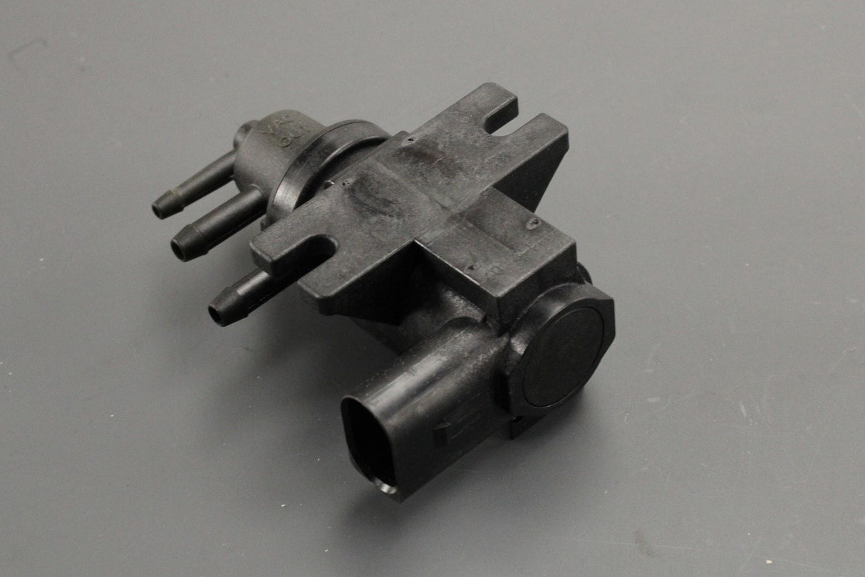 VW T5 Touareg Golf Caddy 1.9 2.5 TDI turbo pressure valve 1K0906627