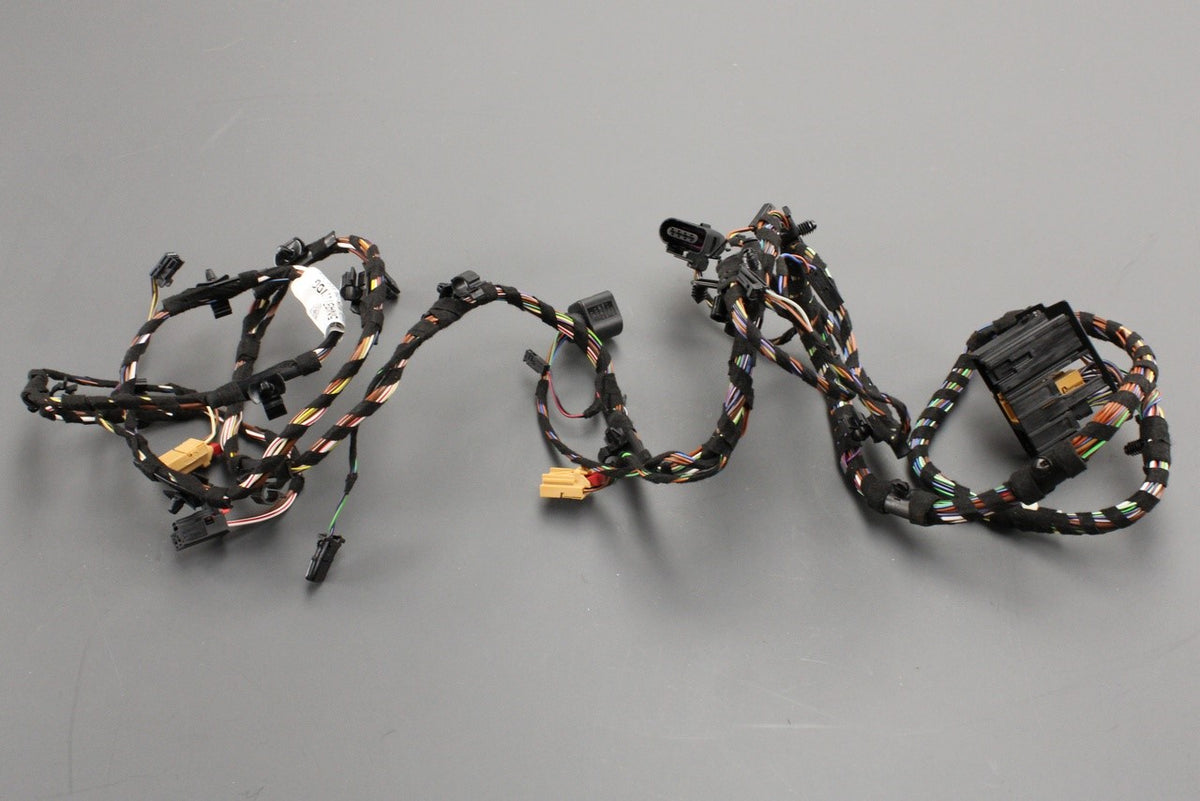 VW Tiguan Allspace 2018-on tailgate wiring harness (LHD) 5NA971147DG, view 1