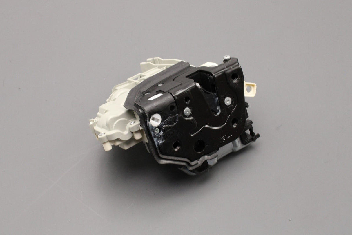 VW Touareg Audi A3 Q2 Q7 RS6 RSQ3 13-on door lock (rear left) 4G0839015C