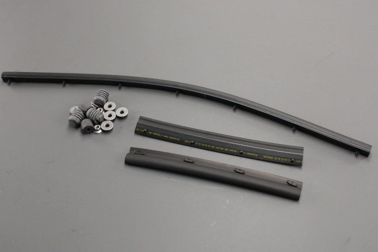 VW Golf MK8 2020-on bonnet attachment kit and seal set 5H0898615A