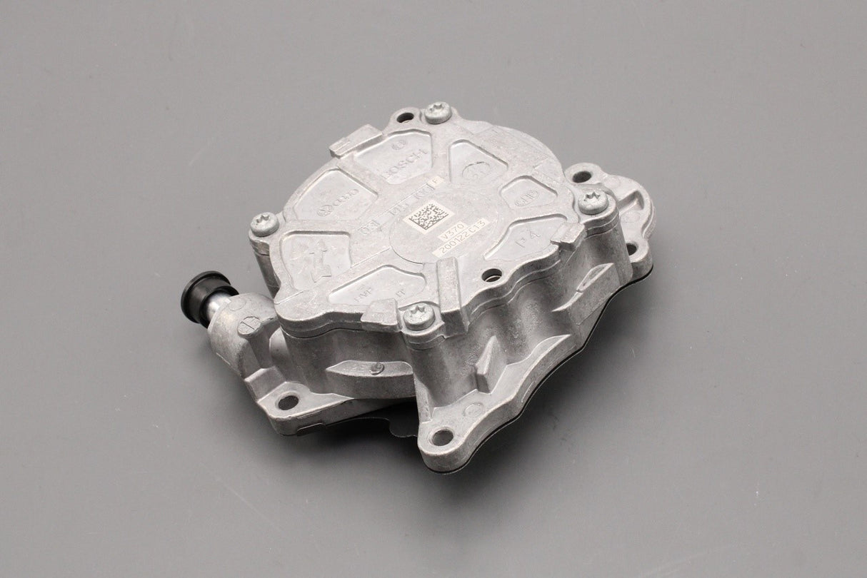 VW Golf MK5 MK6 Audi A3 8P A4 Skoda SEAT 2.0 TDI vacuum pump 03L145100F