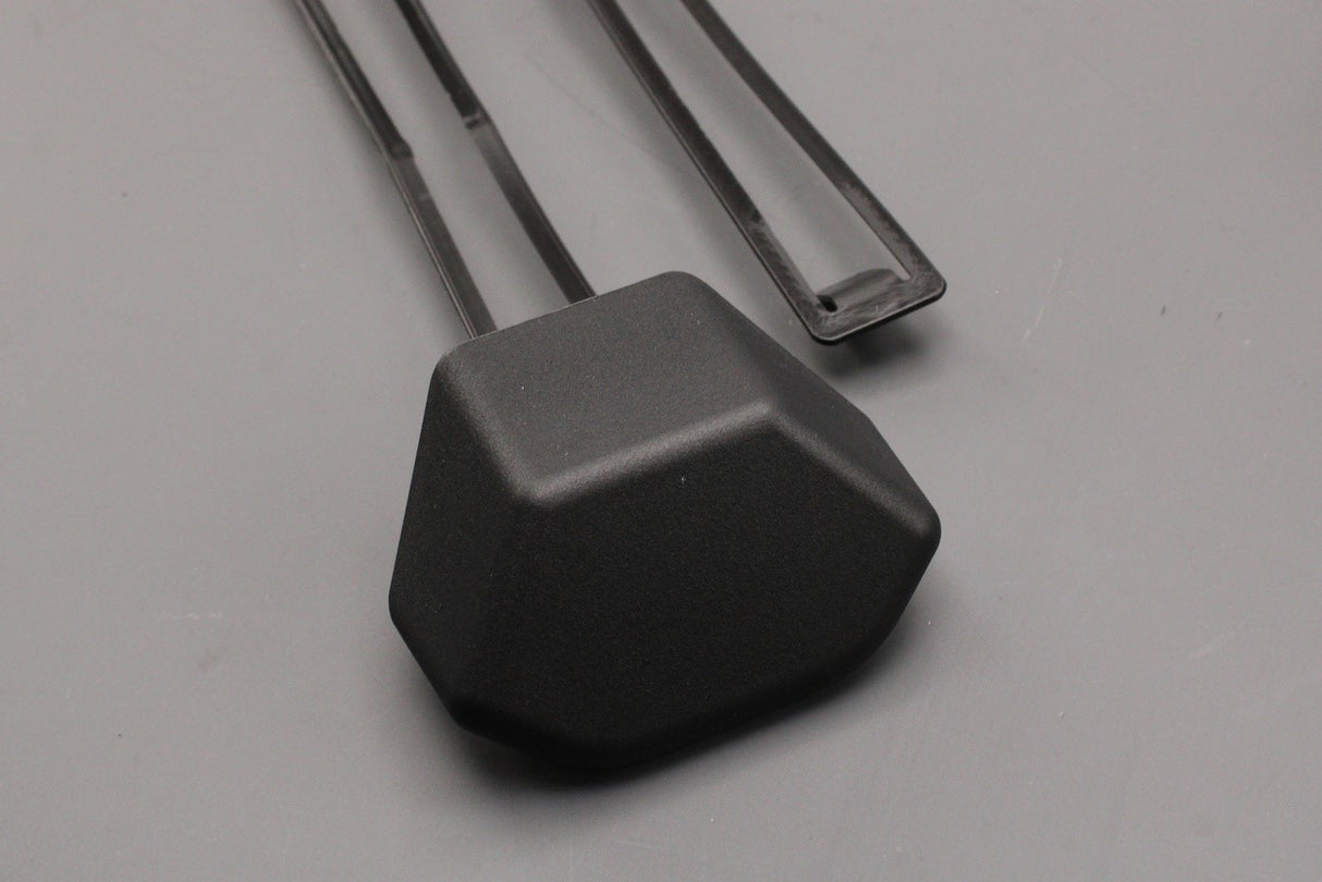 Audi Q7 2016-on roof bar end caps set (x4) 4M0071209