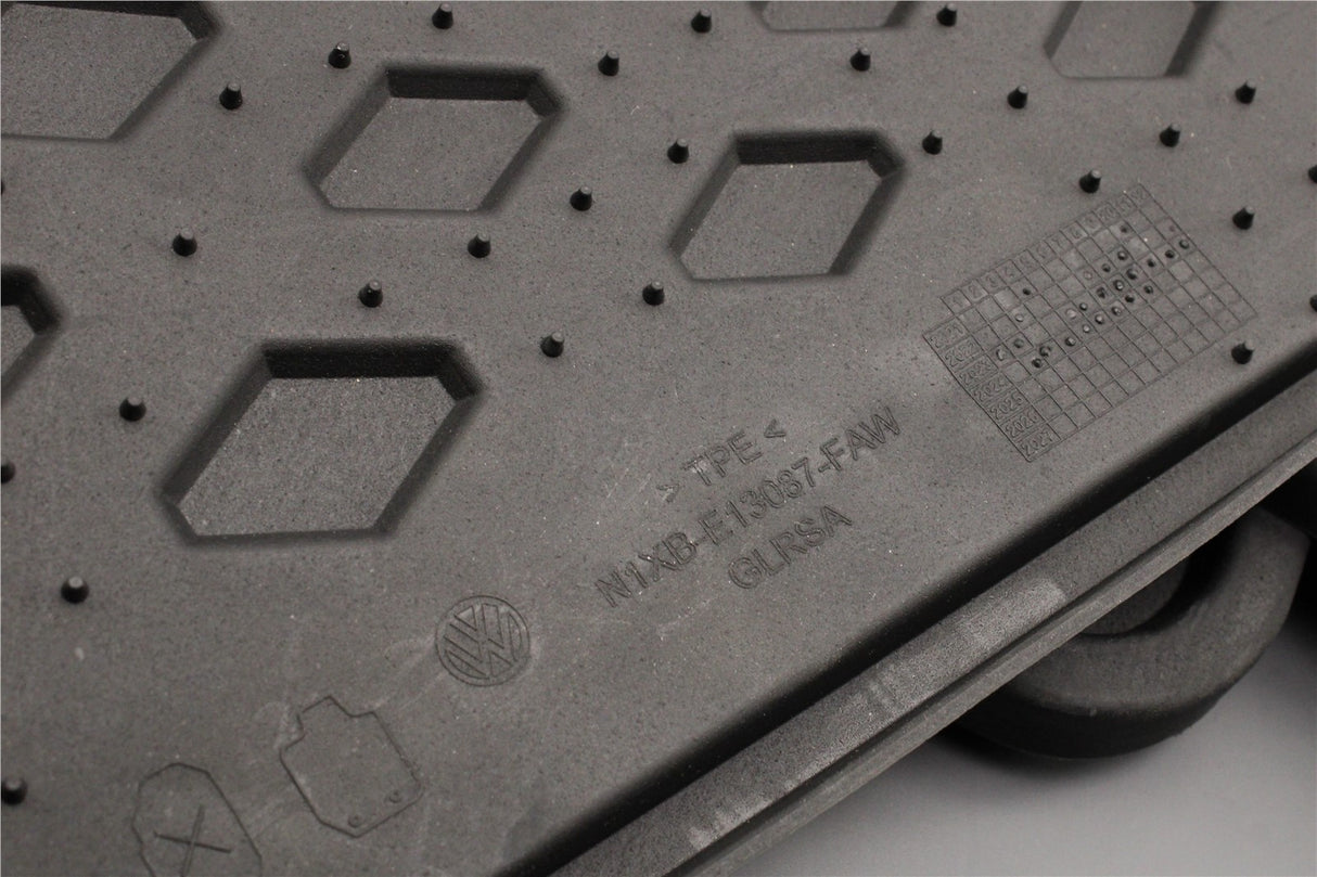 VW Amarok 2023-on RHD rubber floor mat set 2HJ061500A 82V