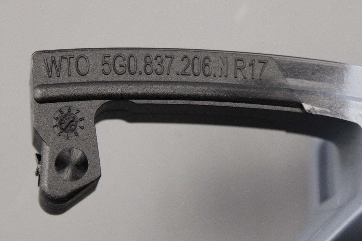 Audi Q3 RSQ3 2019-on exterior KESSY door handle (right) 5G0837206N GRU