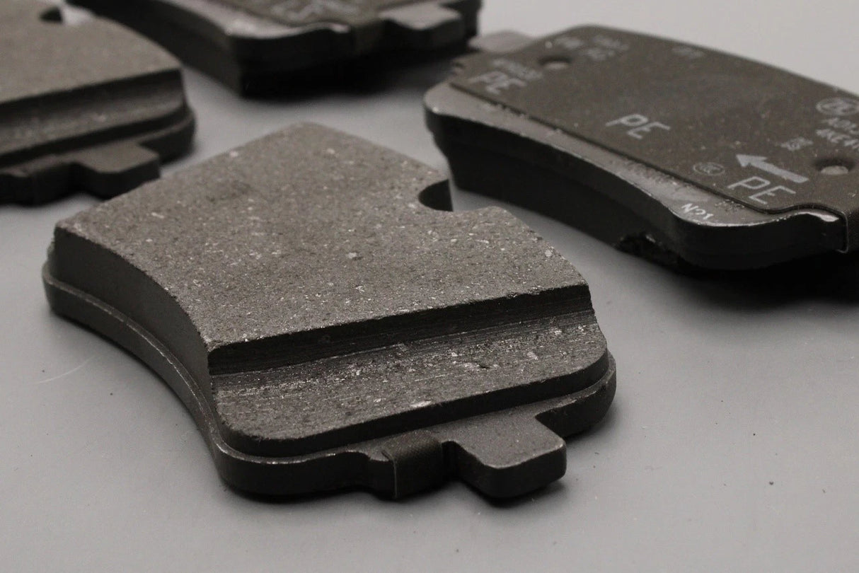 Audi e-tron 2019-on 350x28mm brake pads set (rear) 4KE698451F