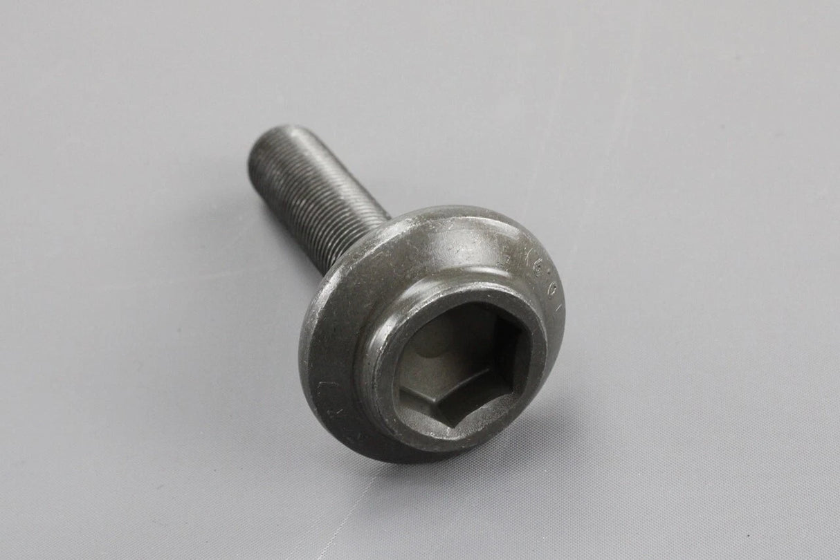 Audi A4 RS4 A5 A6 RS6 A7 A8 Q5 R8 wheel hub bearing bolt 8E0407643A