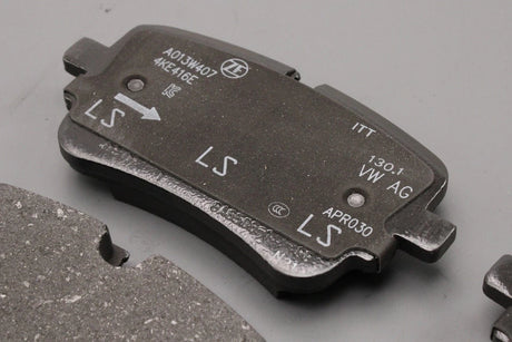 Audi e-tron 2019-on 350x28mm brake pads set (rear) 4KE698451F