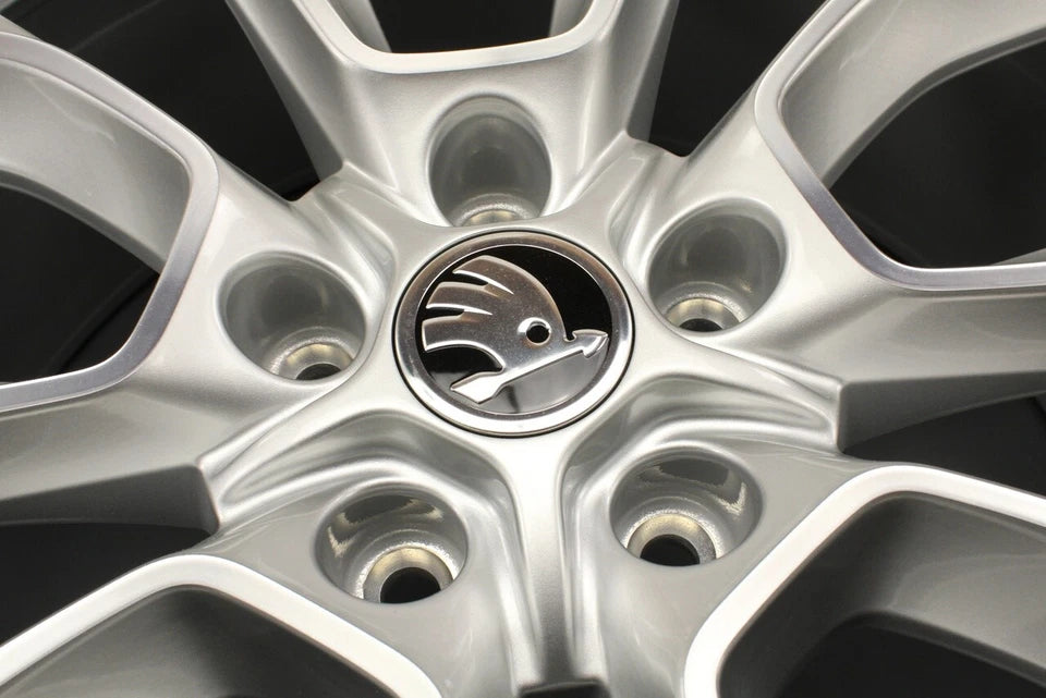 Skoda Karoq 18-on 19 inch Crater alloy wheel rim silver 57A601025G 8Z8