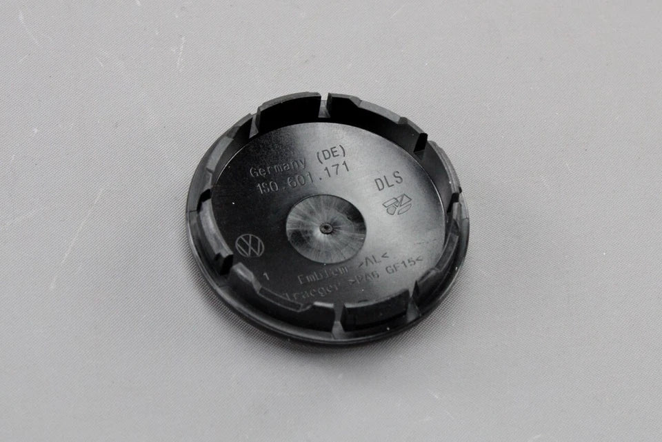 VW Up! T-Cross T-Roc alloy wheel centre cap (x1) 1S0601171 FOD