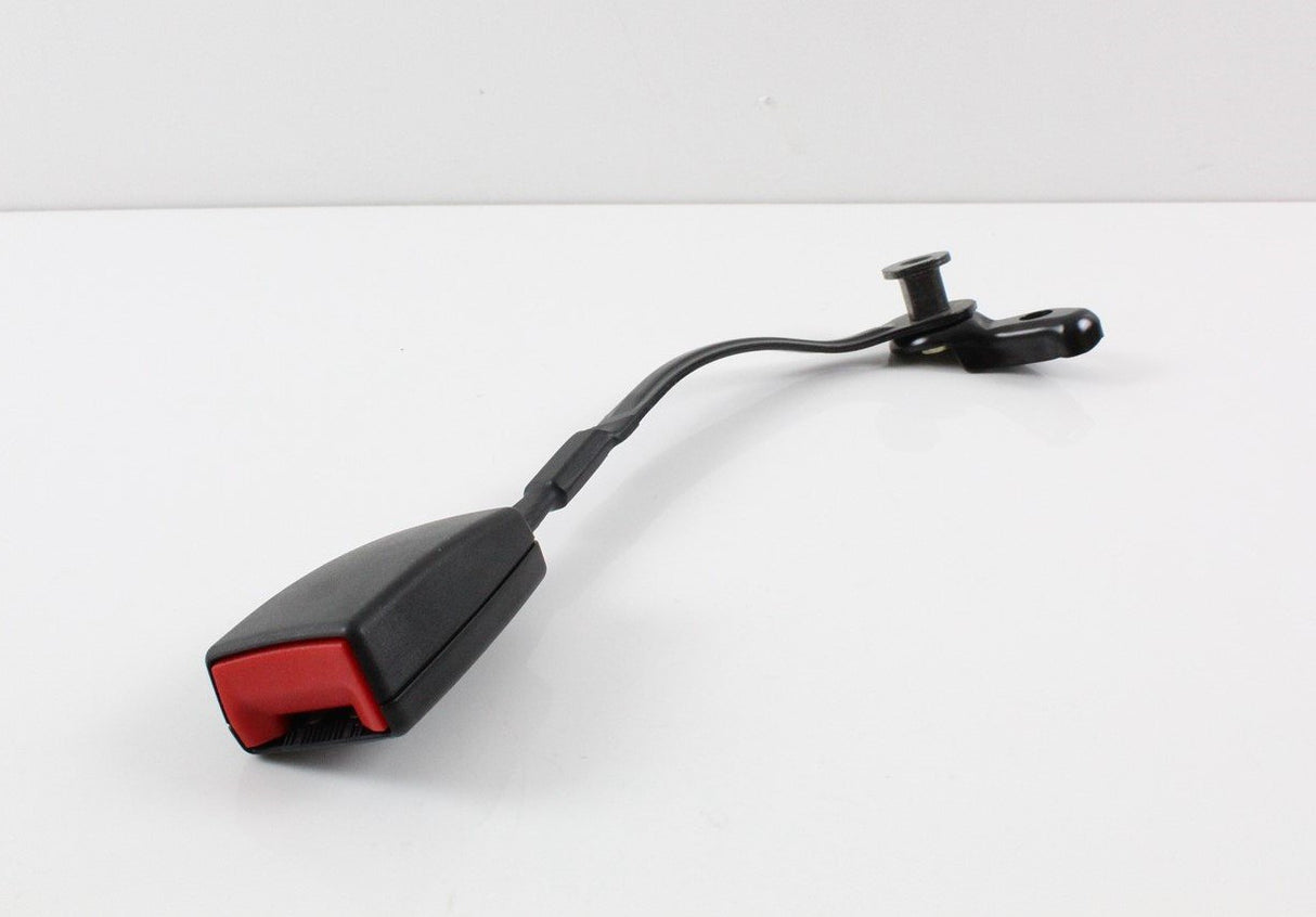 VW Passat B5.1 01-05 right front drivers seat belt buckle 3B0858472J